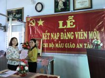 Lễ kết nạp Đảng cho giáo viên trường MG An Tây