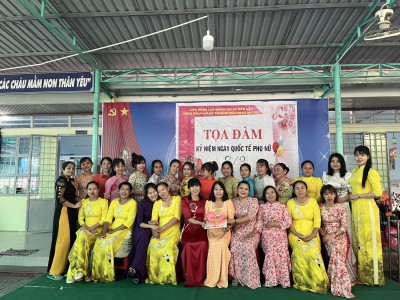 Hưởng ứng tuần lễ áo dài và tọa đàm kỹ niệm ngày Quốc tế Phụ nữ 8-3