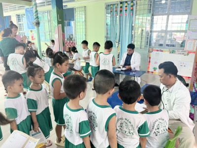 KHÁM SỨC KHỎE ĐỊNH KỲ CHO TRẺ TẠI TRƯỜNG MẦM NON AN TÂY