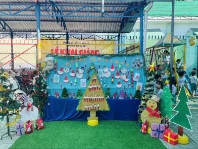 Hoạt động trải nghiệm “Noel của bé” tại Trường Mầm non An Tây