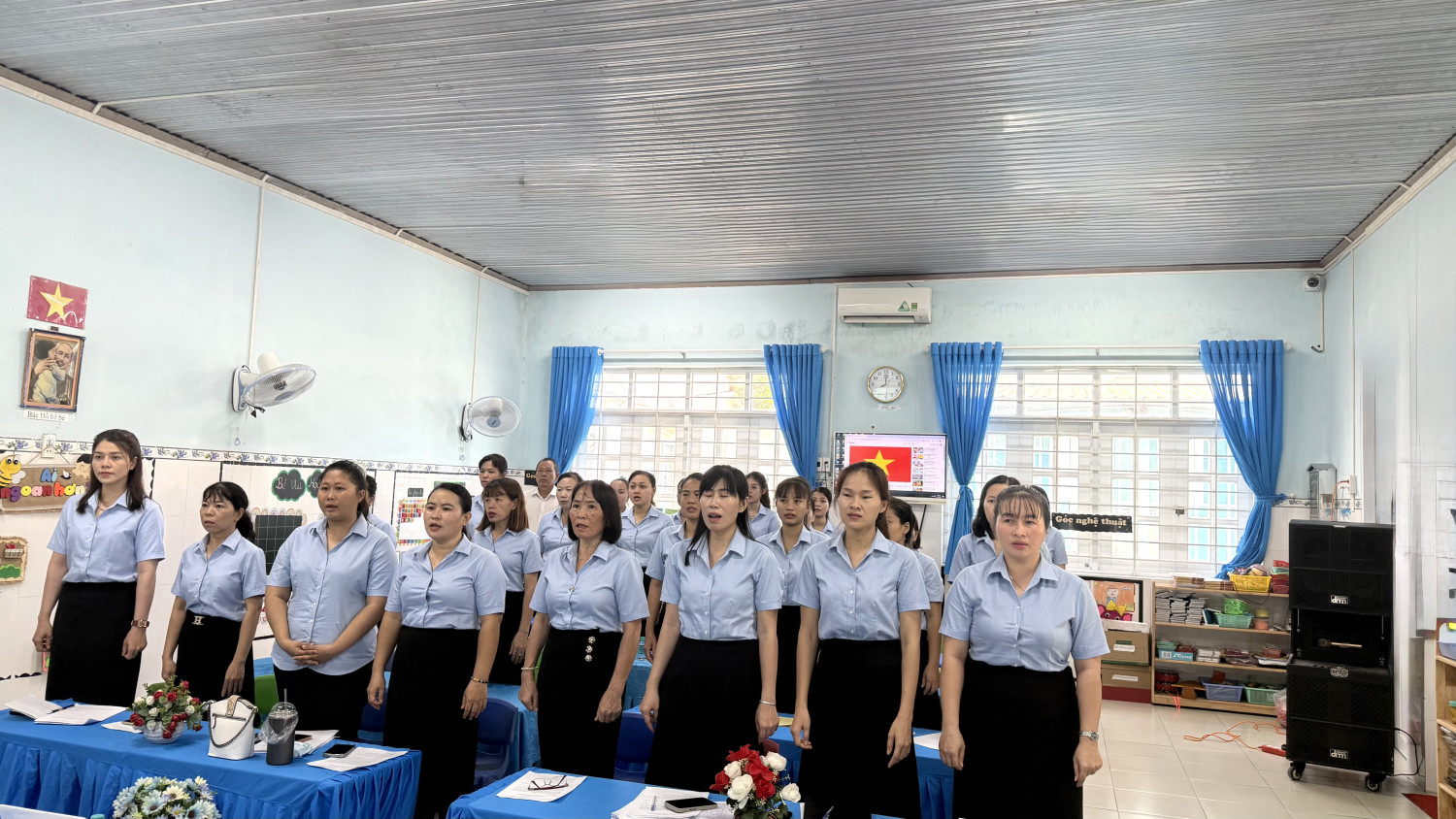 Chào cờ Hội Nghị