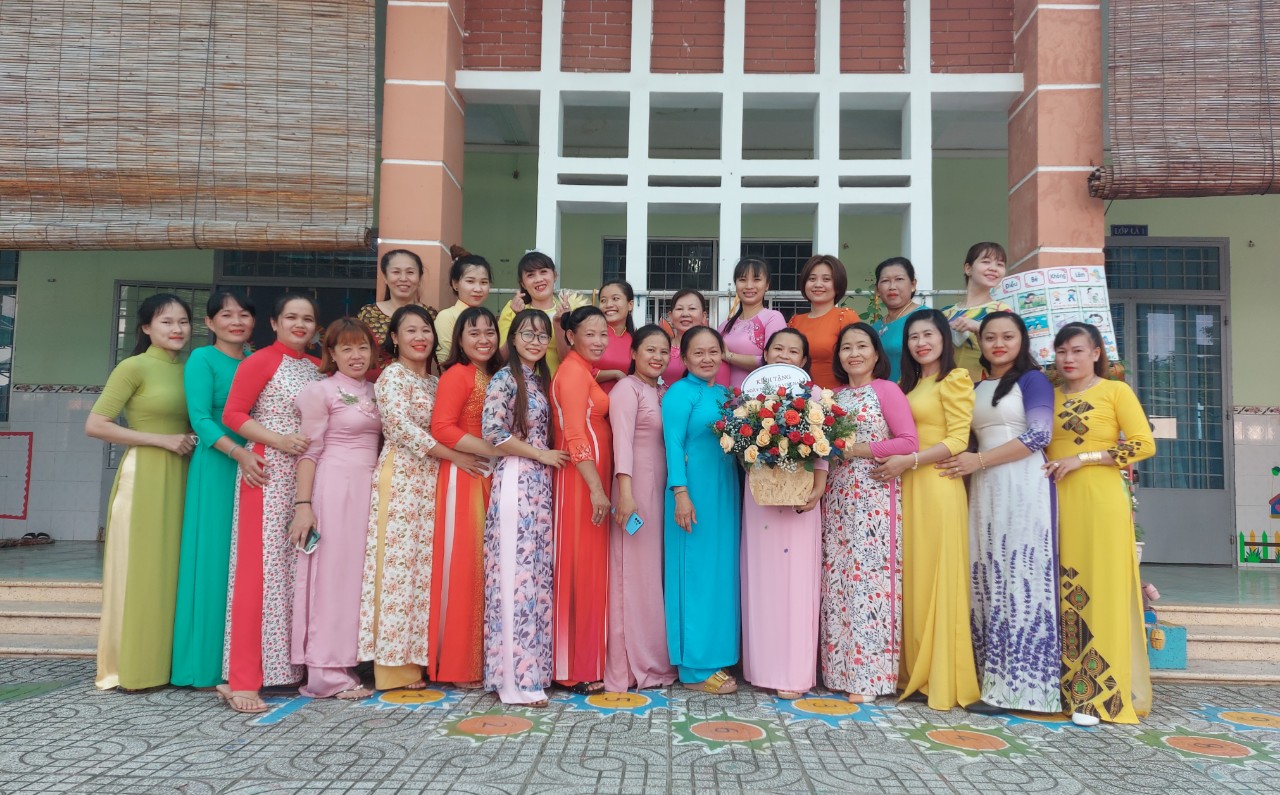 Tổ chức lễ 20 11 2021