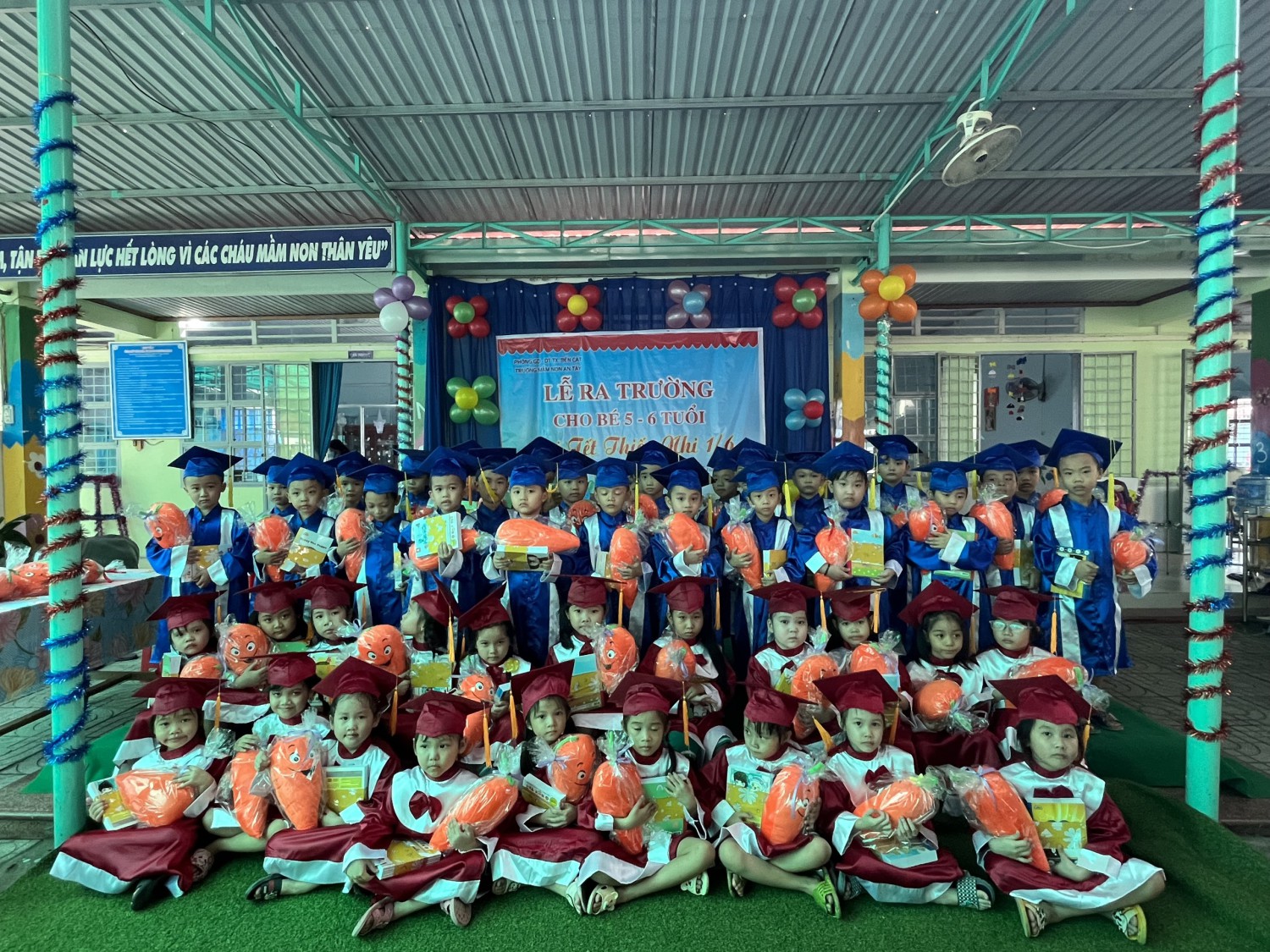 các bé lớp lá 1