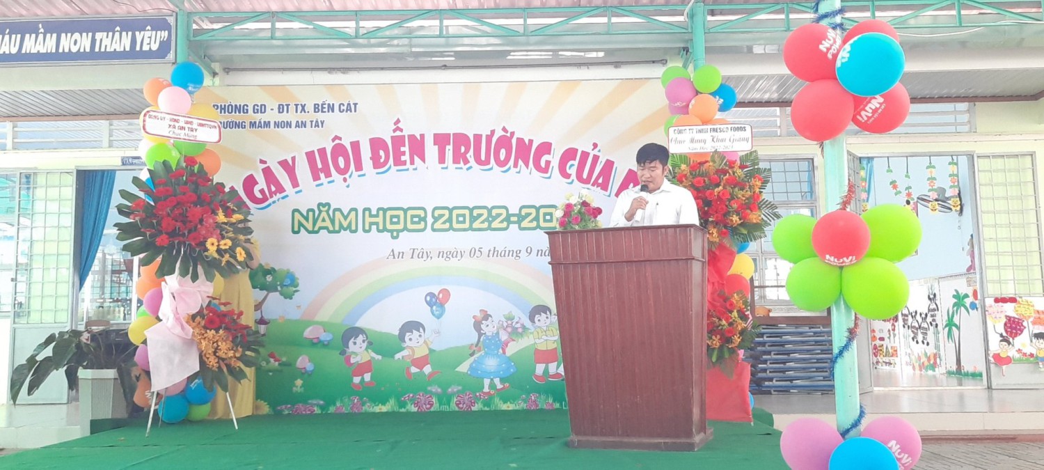 đọc lời chúc mừng của Phó Bí Thư Đảng Ủy Xã An Tây