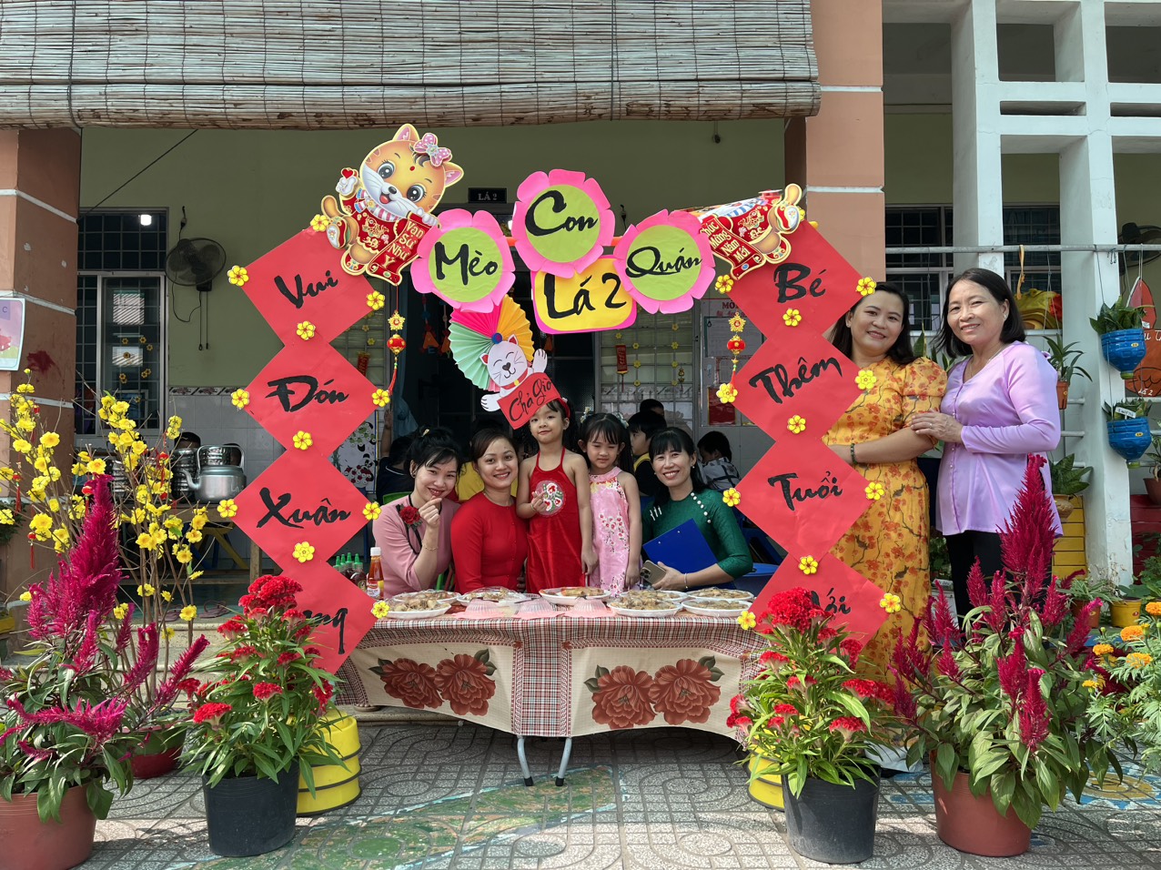 ban giám khảo chấm thi ẩm thực lớp lá 2