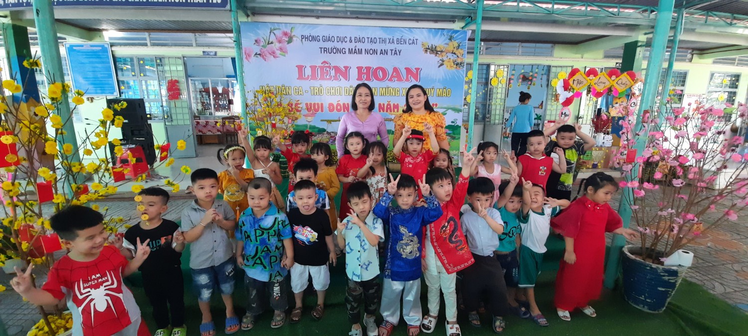 phần thi của đội hoa đào