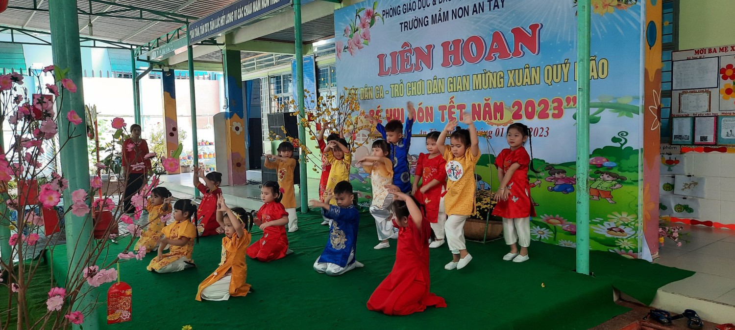 tiết mục thi của đội hoa đào
