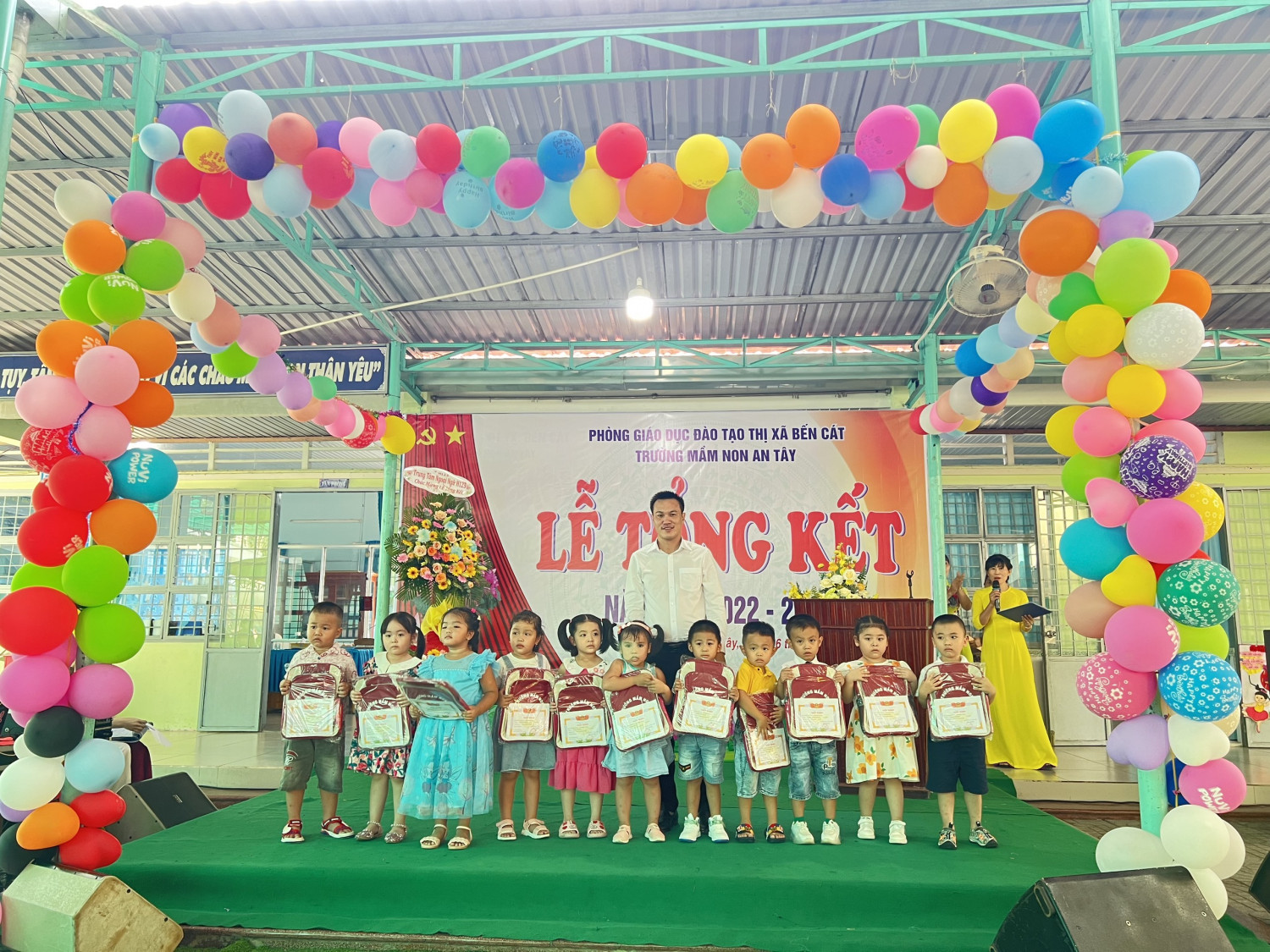 khen thưởng lớp mầm