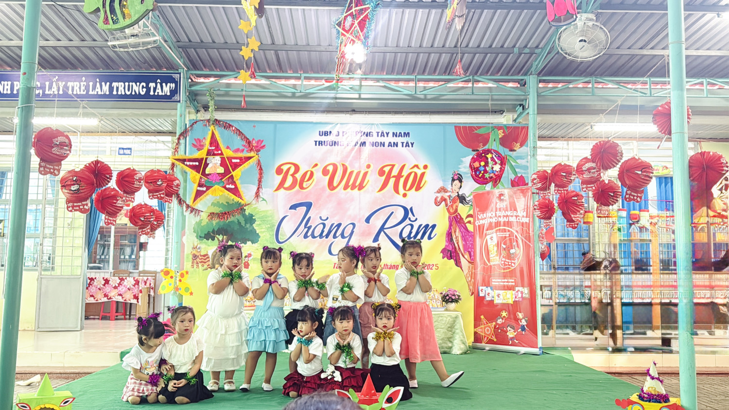 Khối Chồi bểu diễn