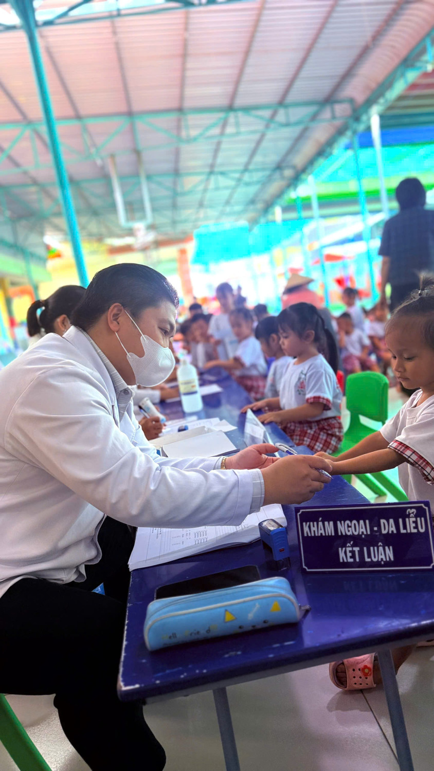 KHÁM SỨC KHỎE ĐẦU NĂM CHO TRẺ