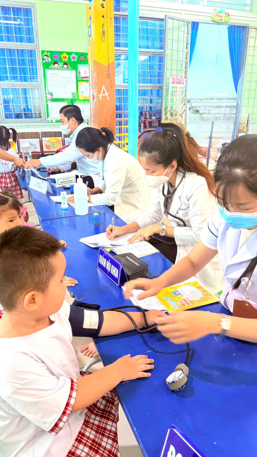 KHÁM SỨC KHỎE ĐẦU NĂM CHO TRẺ