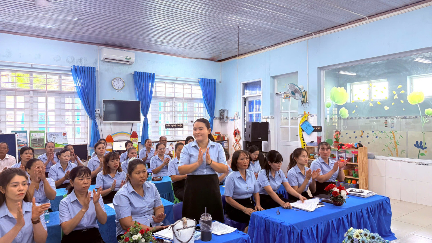 giới thiệu hội nghị